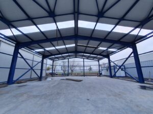 STRUCTURA SCARA INDUSTRIALA. PROIECTUL A. FOST REALIZAT DIN EUROPROFILE TREPTELE SUNT DIN GRATARE ZINCATE. AM APLICAT UN STRAT DE GRUND.